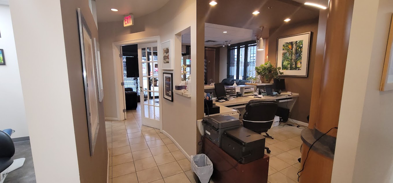 Unity Dental & Implant Centre dental clinic in Vancouver - Photo 3
