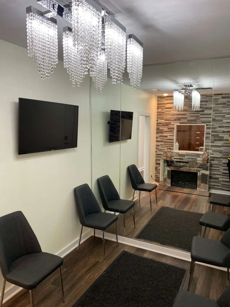 Maxim's Family Dentistry dental clinic in Toronto - Photo 1