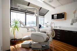 SR SmileCare dental clinic in Toronto - Photo 1