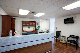 SR SmileCare dental clinic in Toronto - Photo 2