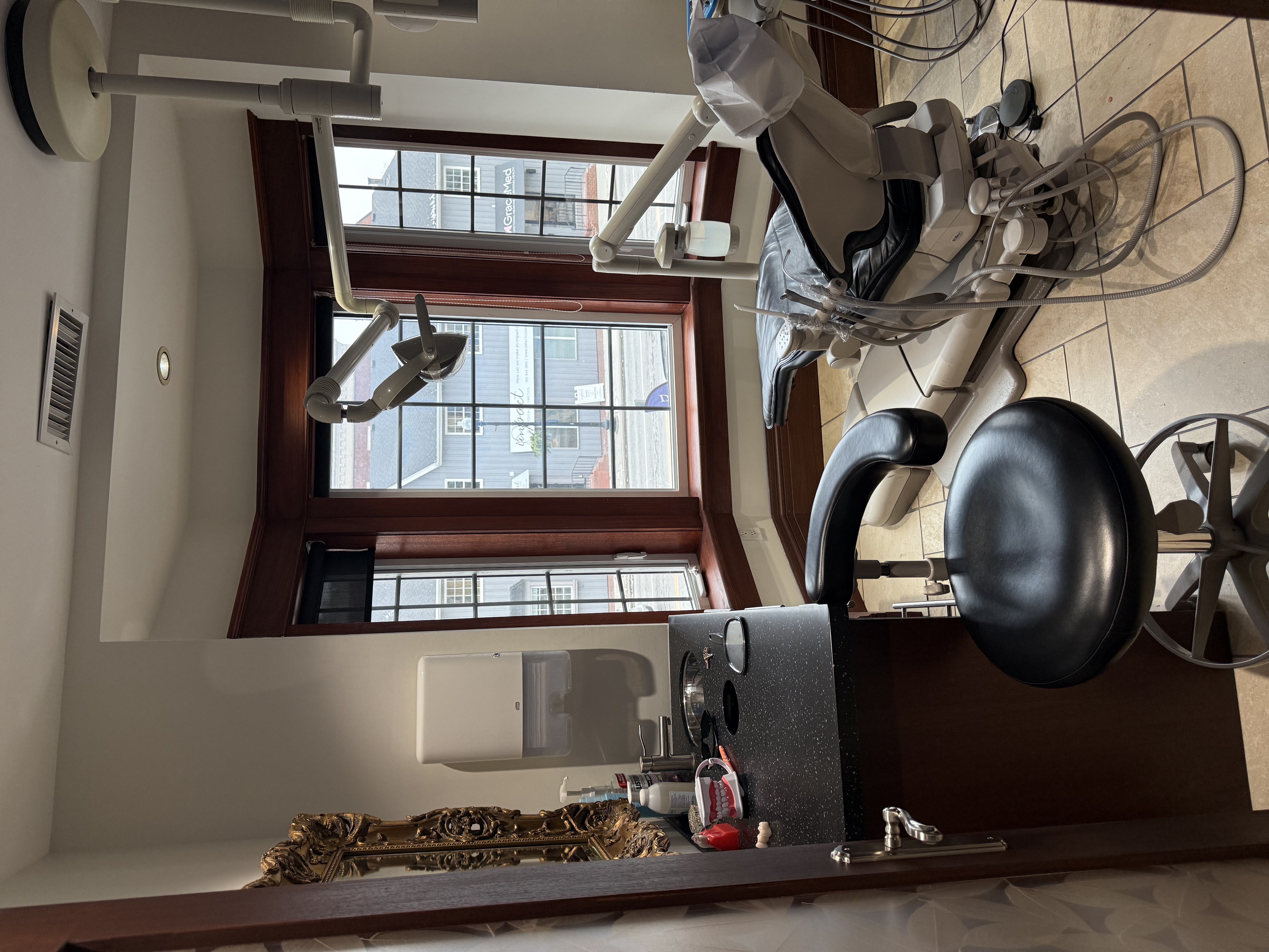 SameDay Dental - Oakville dental clinic in Oakville - Photo 3