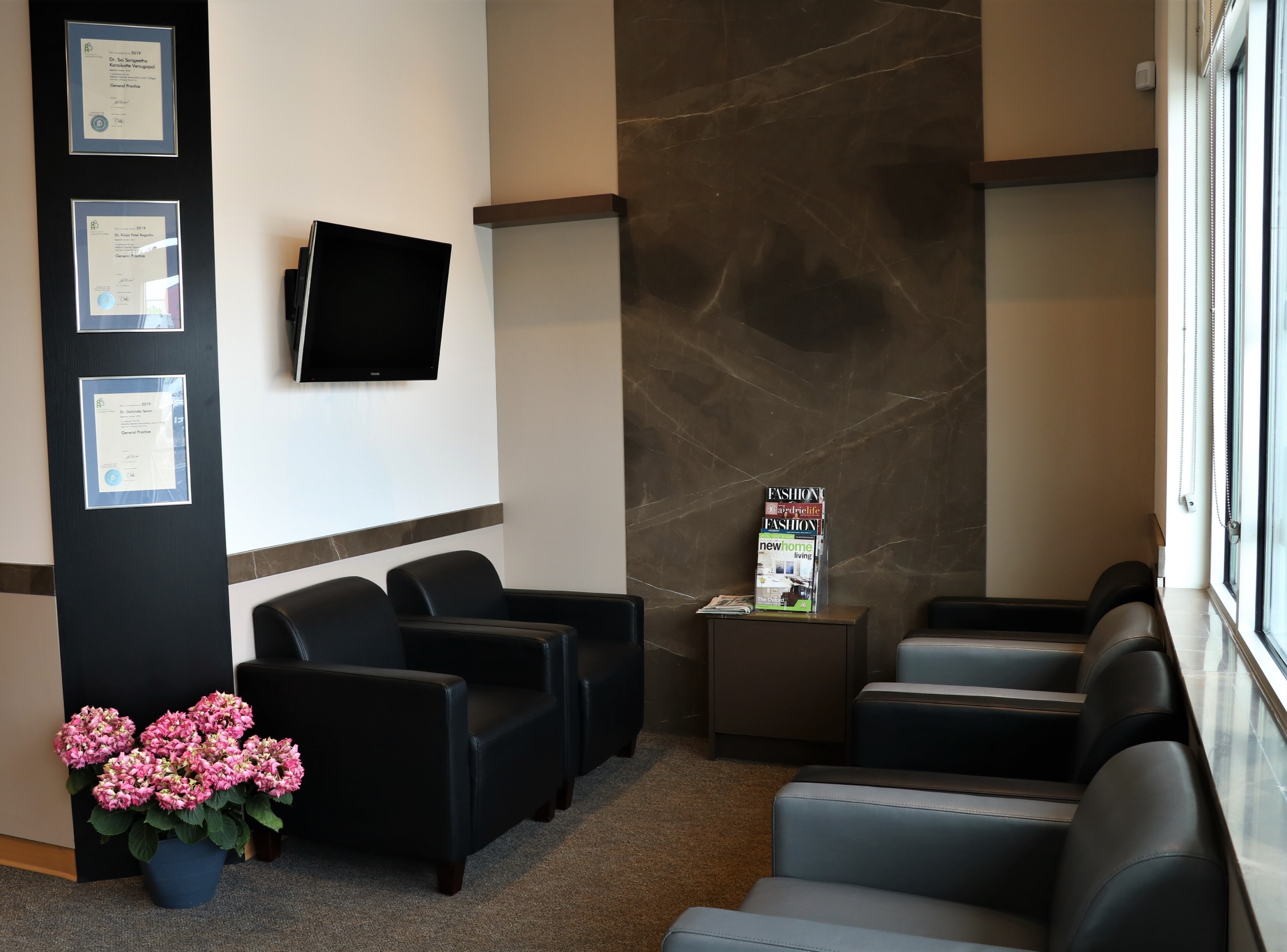 Kingsview Dental dental clinic in Calgary - Photo 1