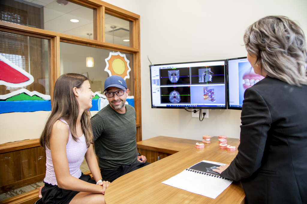 Vivid Orthodontics - McKenzie Towne dental clinic in Calgary - Photo 4