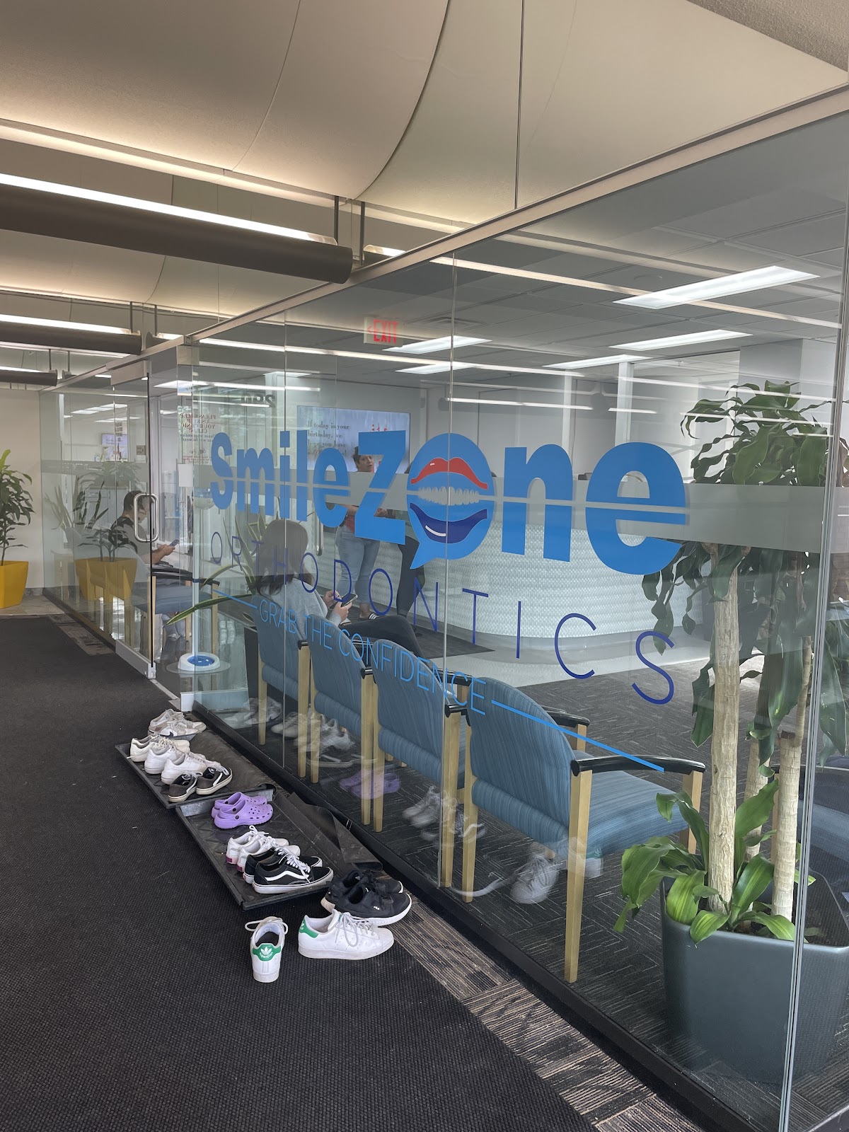SmileZone Orthodontics, Dr. Dana Van Elslande dental clinic in Calgary - Photo 3