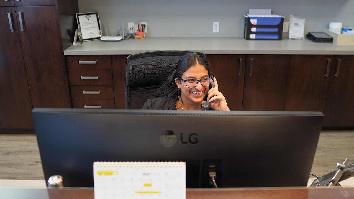 Beacon Smiles Dental dental clinic in Calgary - Photo 3