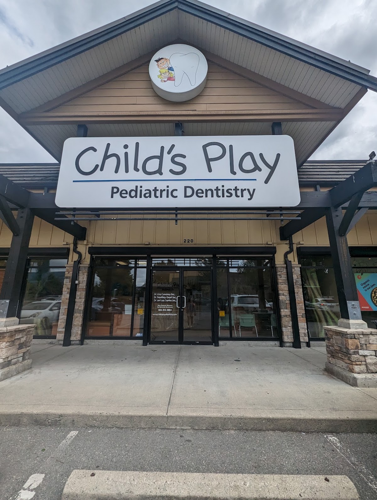 Child's Play Pediatric Dentistry dental clinic in Langley - Photo 3