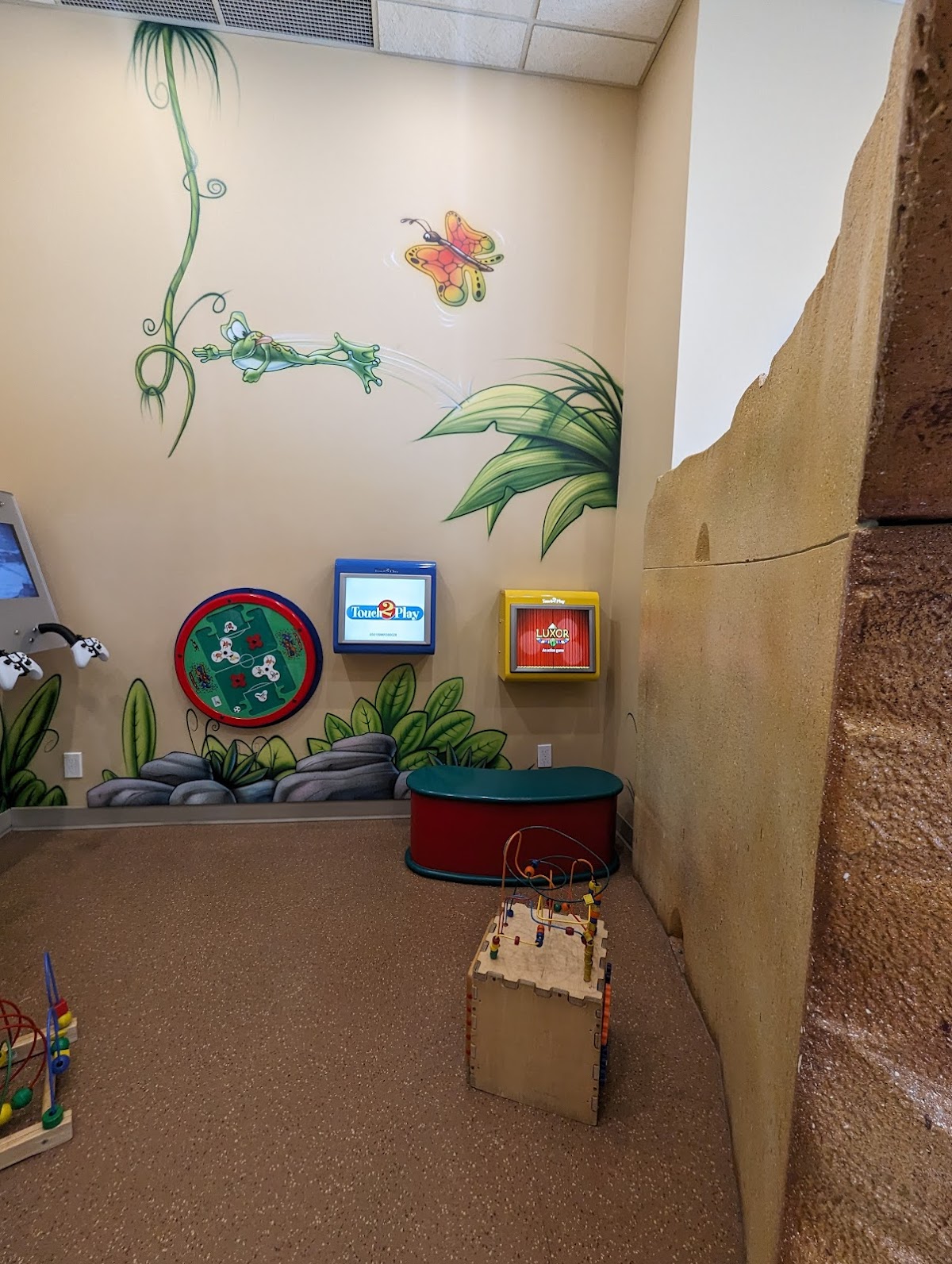 Child's Play Pediatric Dentistry dental clinic in Langley - Photo 5
