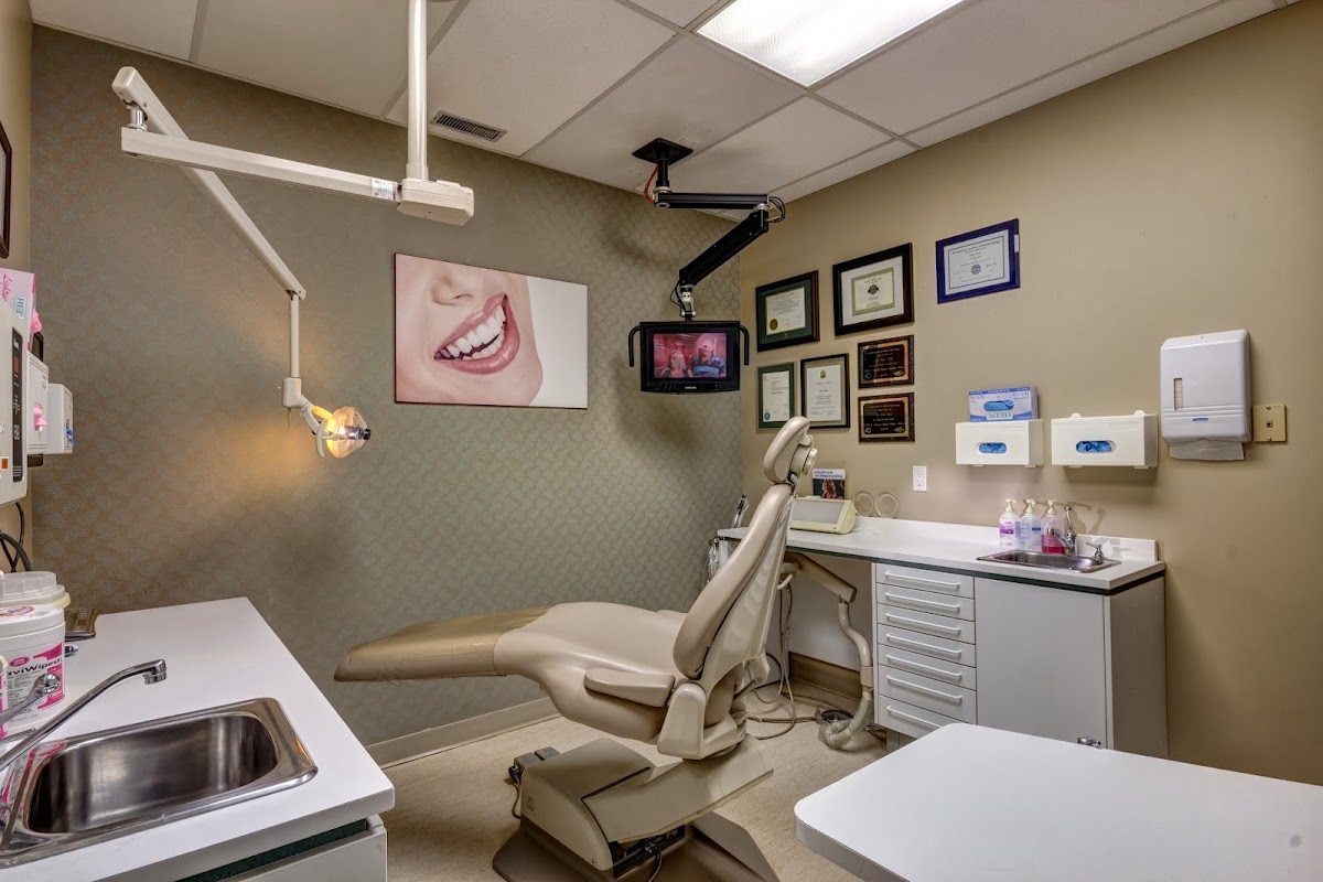 Signal Hill Dental Centre dental clinic in Calgary - Photo 2