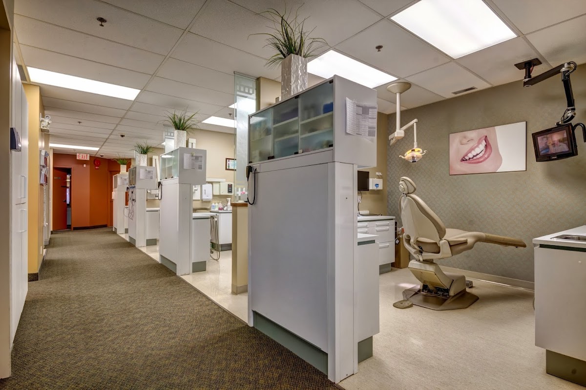 Signal Hill Dental Centre dental clinic in Calgary - Photo 4