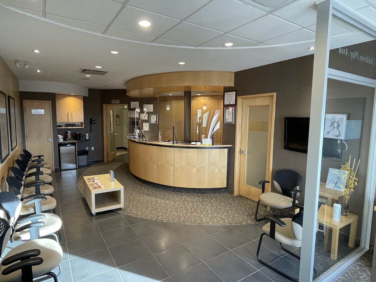 Coach Hill Dental dental clinic in Calgary - Photo 2