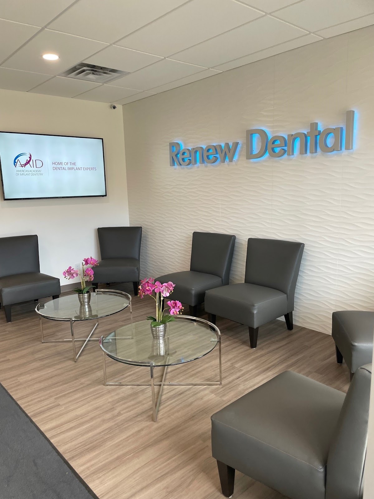 Renew Dental Family Dentistry Calgary dental clinic in Calgary - Photo 2