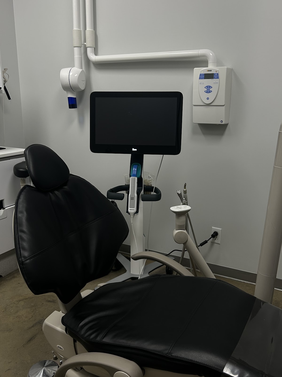 Evolution Dental dental clinic in Calgary - Photo 2