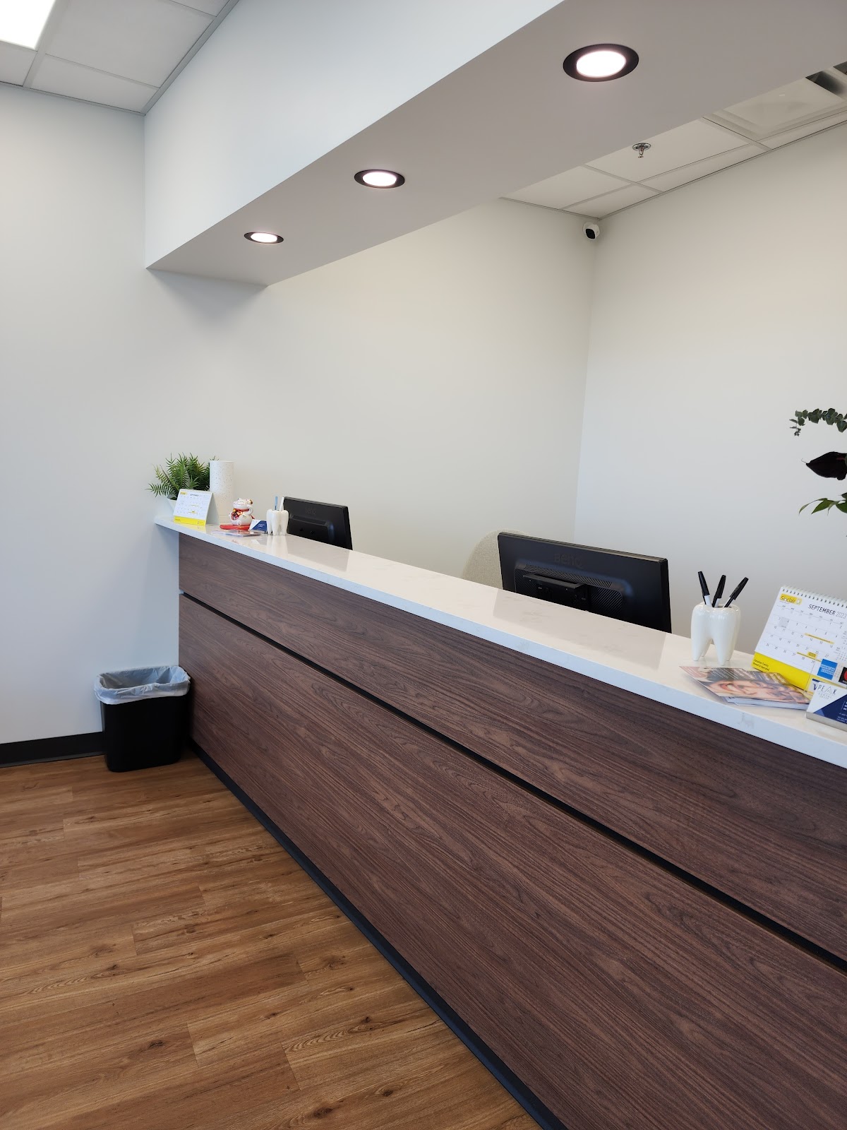 Peak Dental Group dental clinic in Calgary - Photo 2