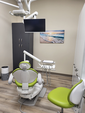 Dentistry at Savanna Saddle Ridge dental clinic in Calgary - Photo 3