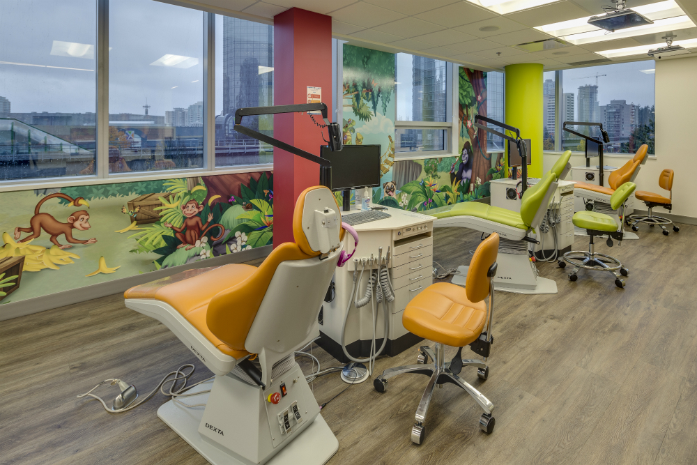 SmileTown Dentistry Burnaby dental clinic in Burnaby - Photo 1