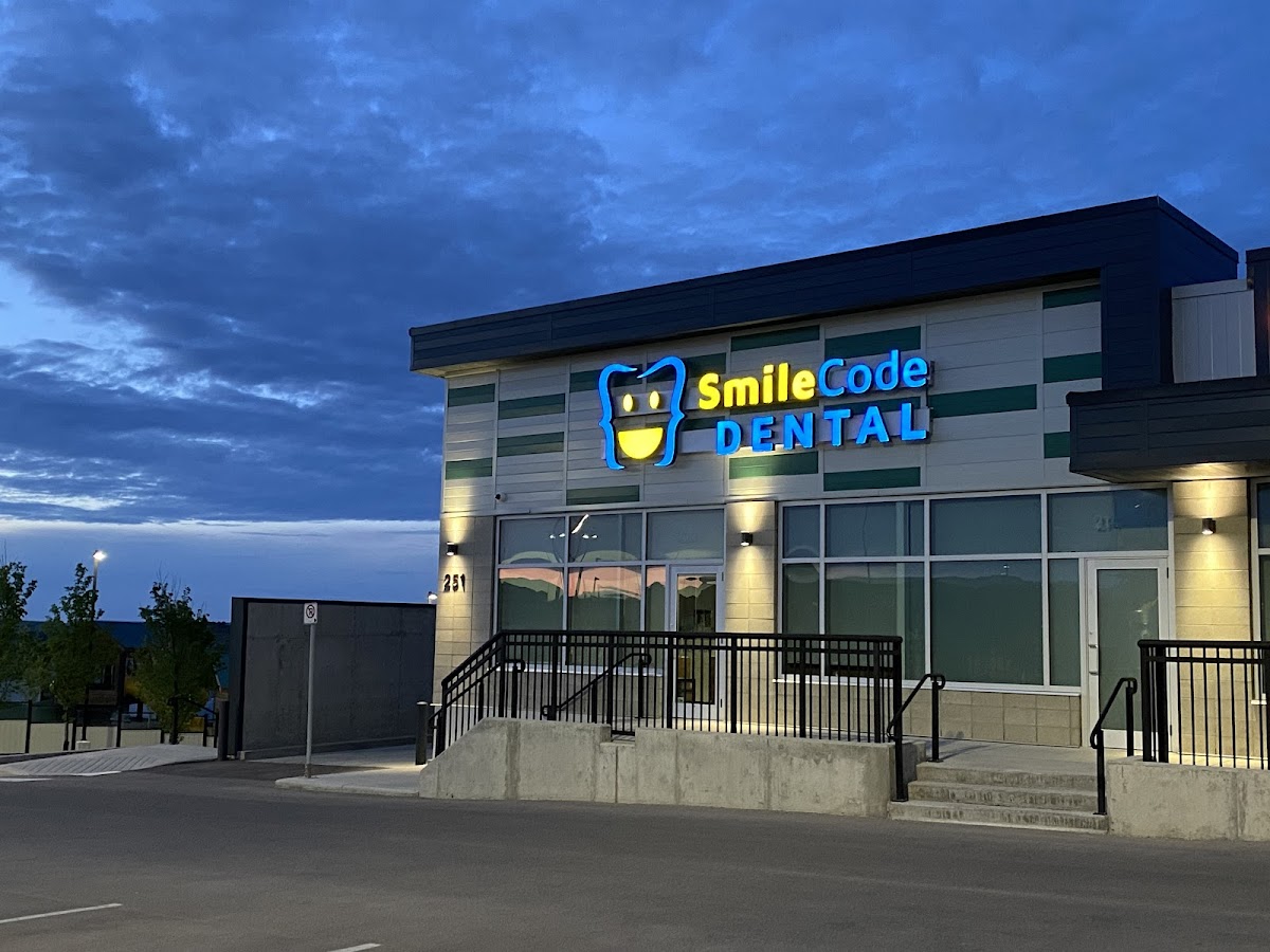 SmileCode Dental dental clinic in Calgary - Photo 3