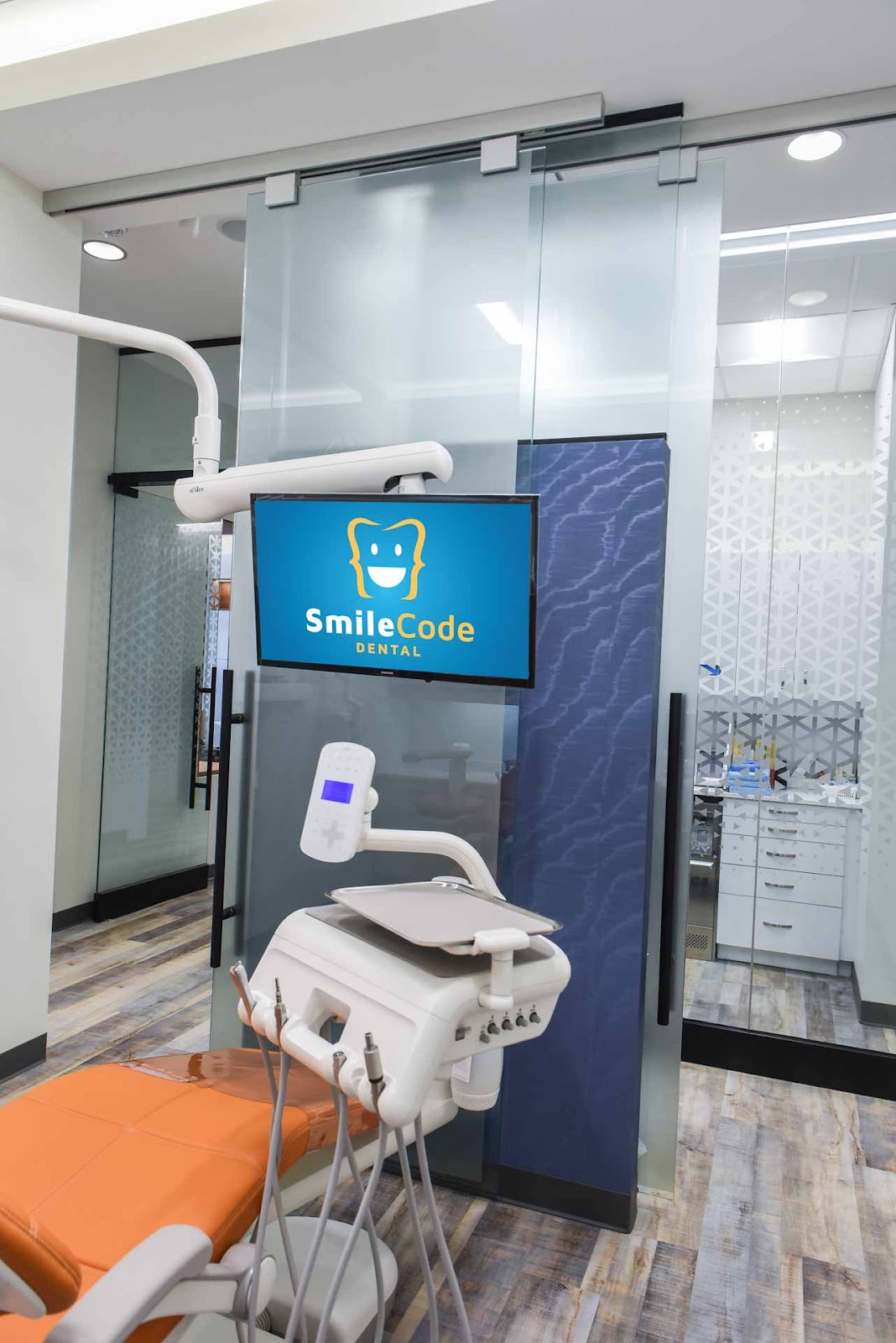 SmileCode Dental dental clinic in Calgary - Photo 4