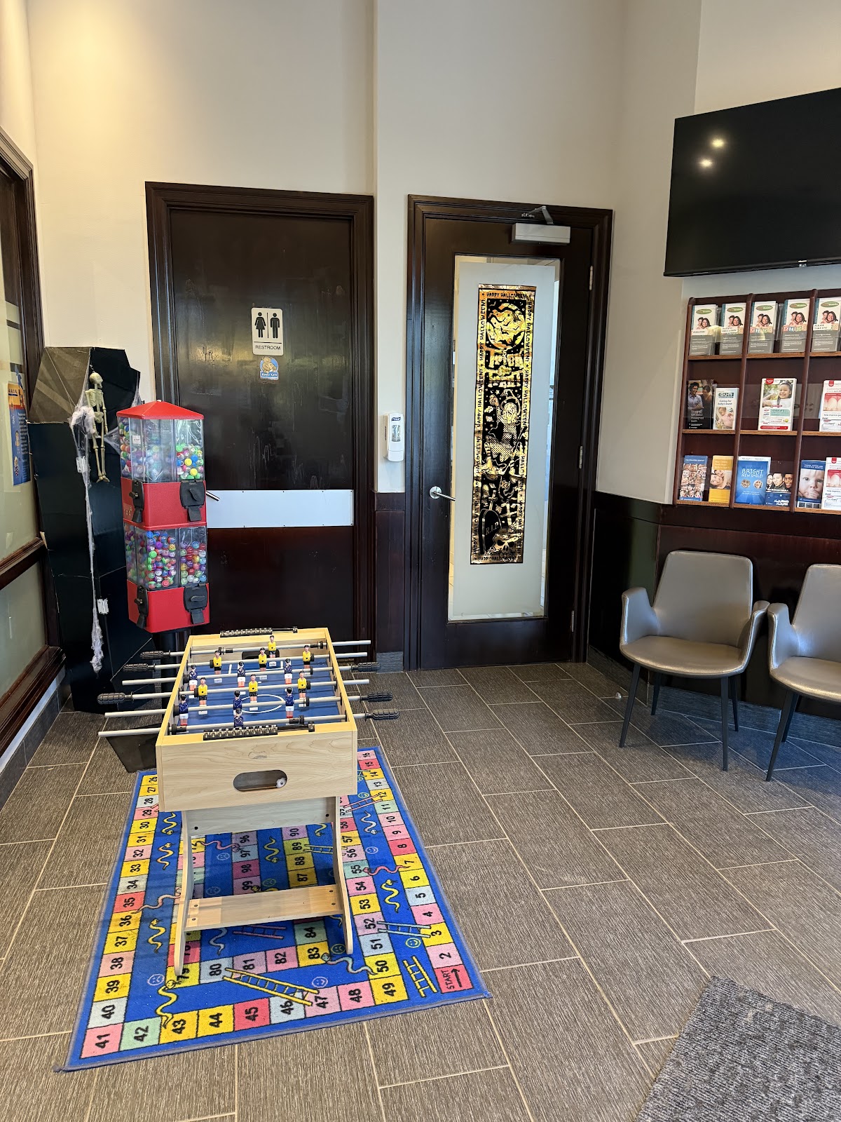Dentistry 4 Kids - Woodbridge dental clinic in Vaughan - Photo 1