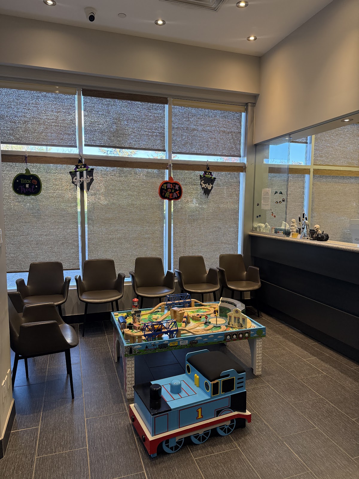 Dentistry 4 Kids - Woodbridge dental clinic in Vaughan - Photo 2