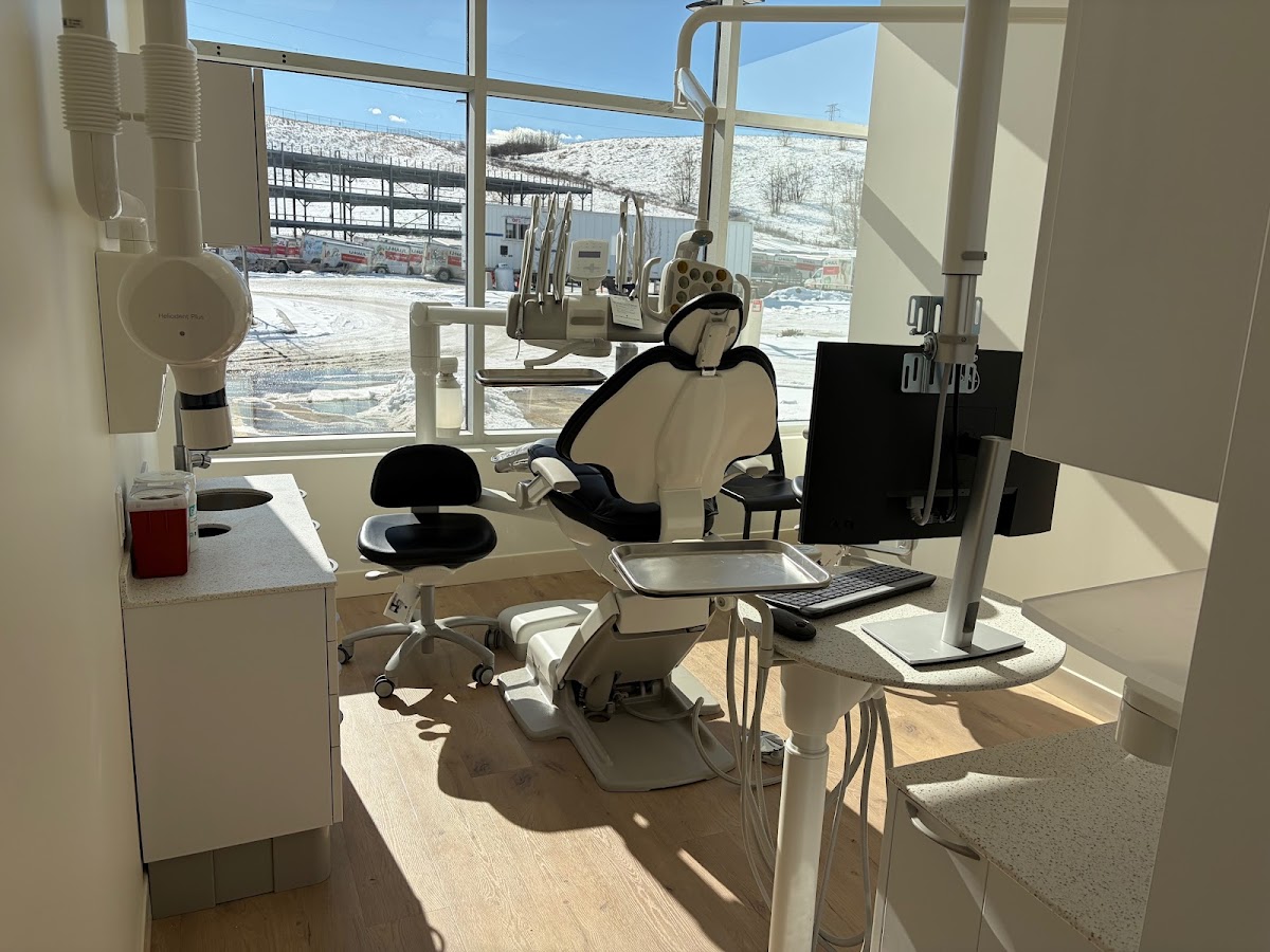 The Dental Land dental clinic in Calgary - Photo 4