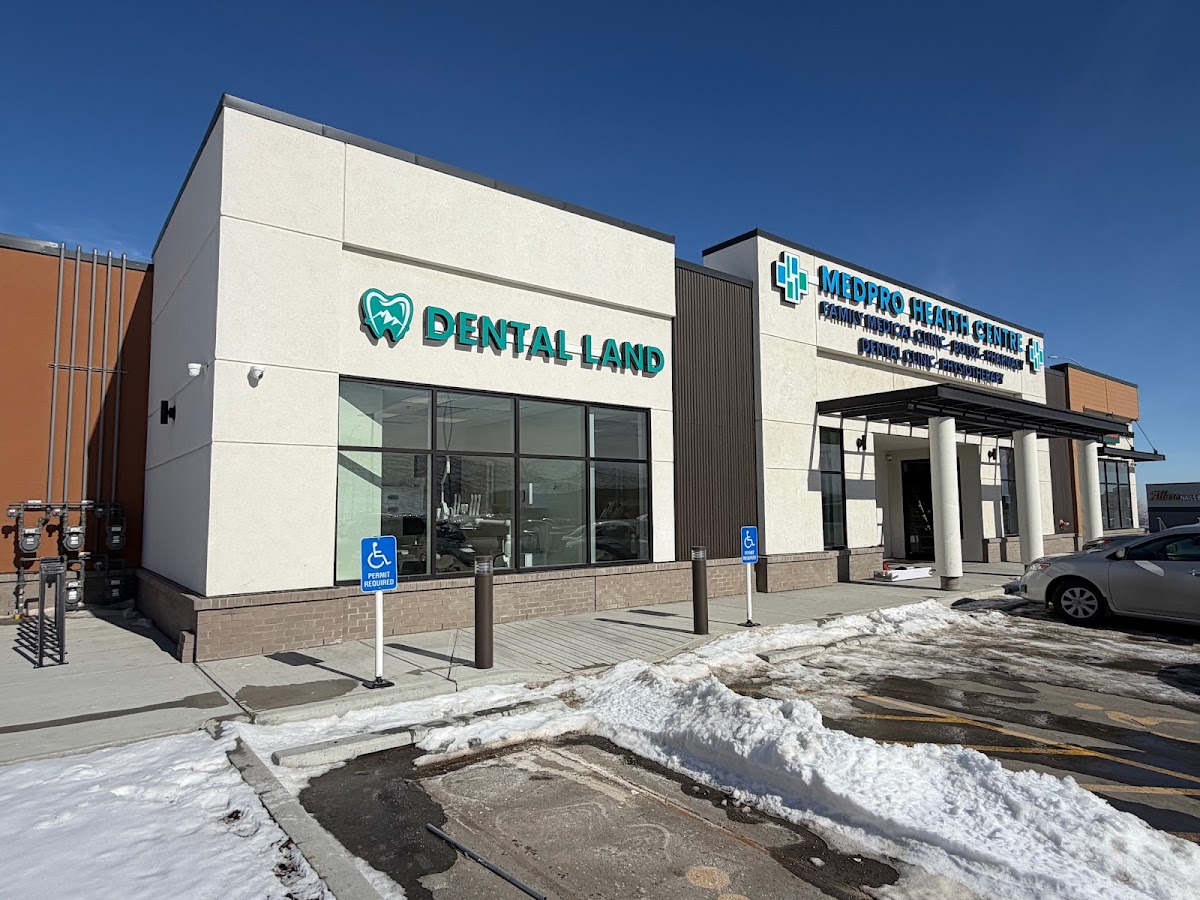 The Dental Land dental clinic in Calgary - Photo 5