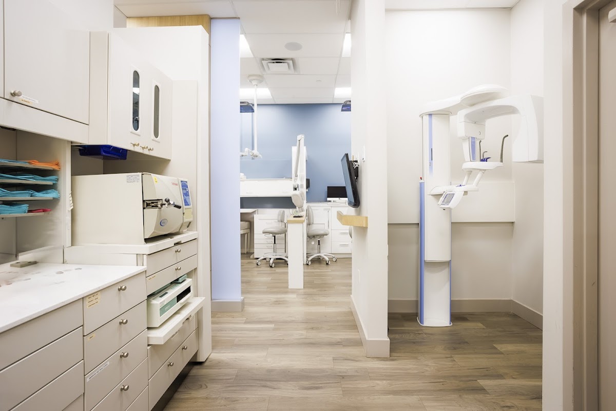 Lansdowne Dental Centre dental clinic in Richmond - Photo 2