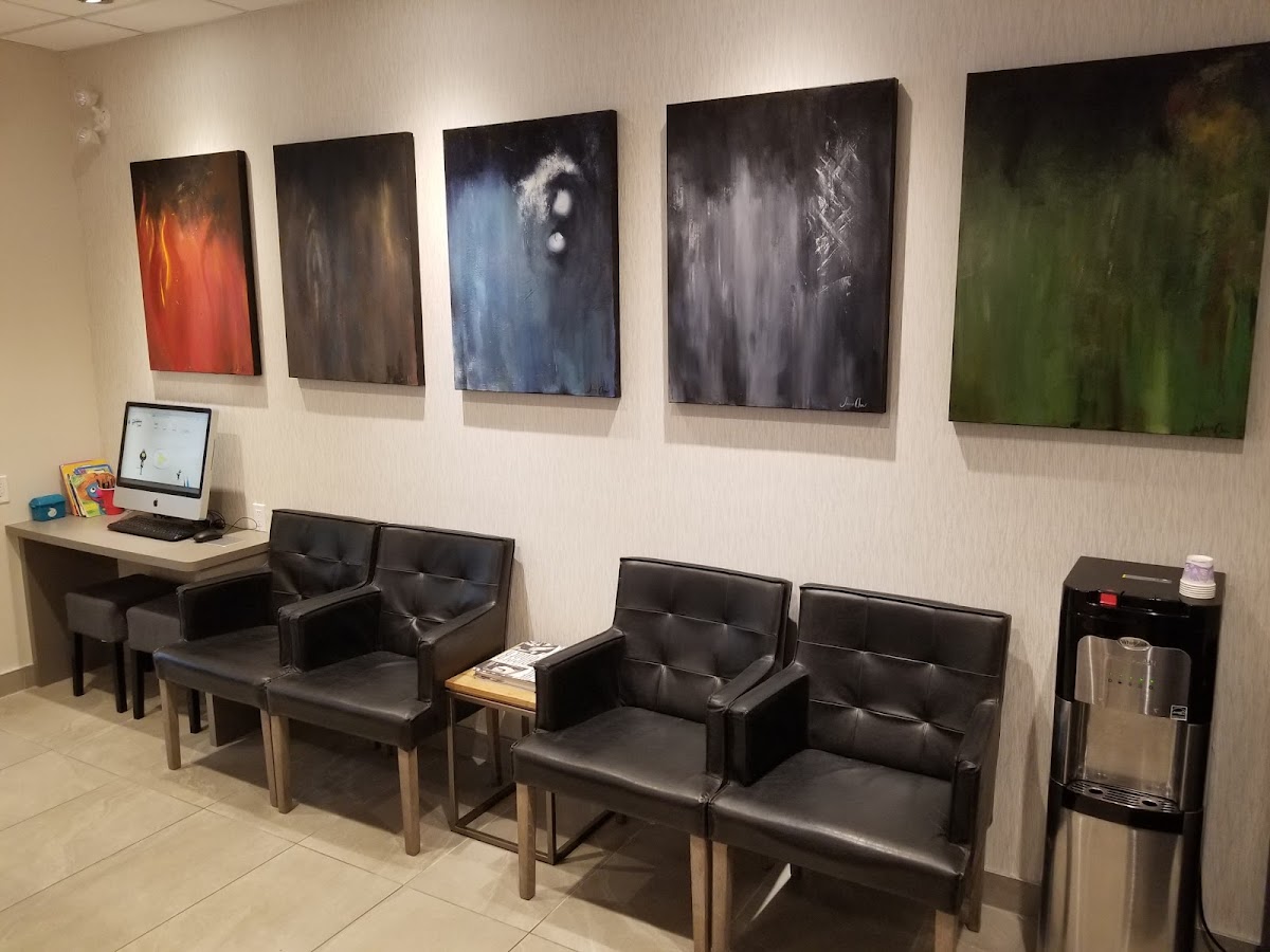 Elements Dental dental clinic in Victoria - Photo 3