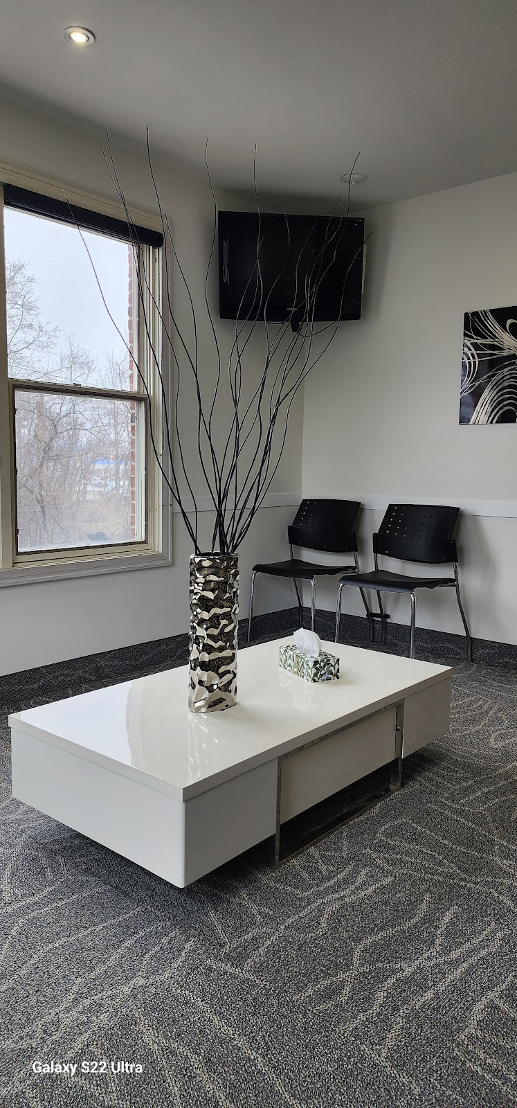 Niagara Peninsula Orthodontics dental clinic in Niagara Falls - Photo 3