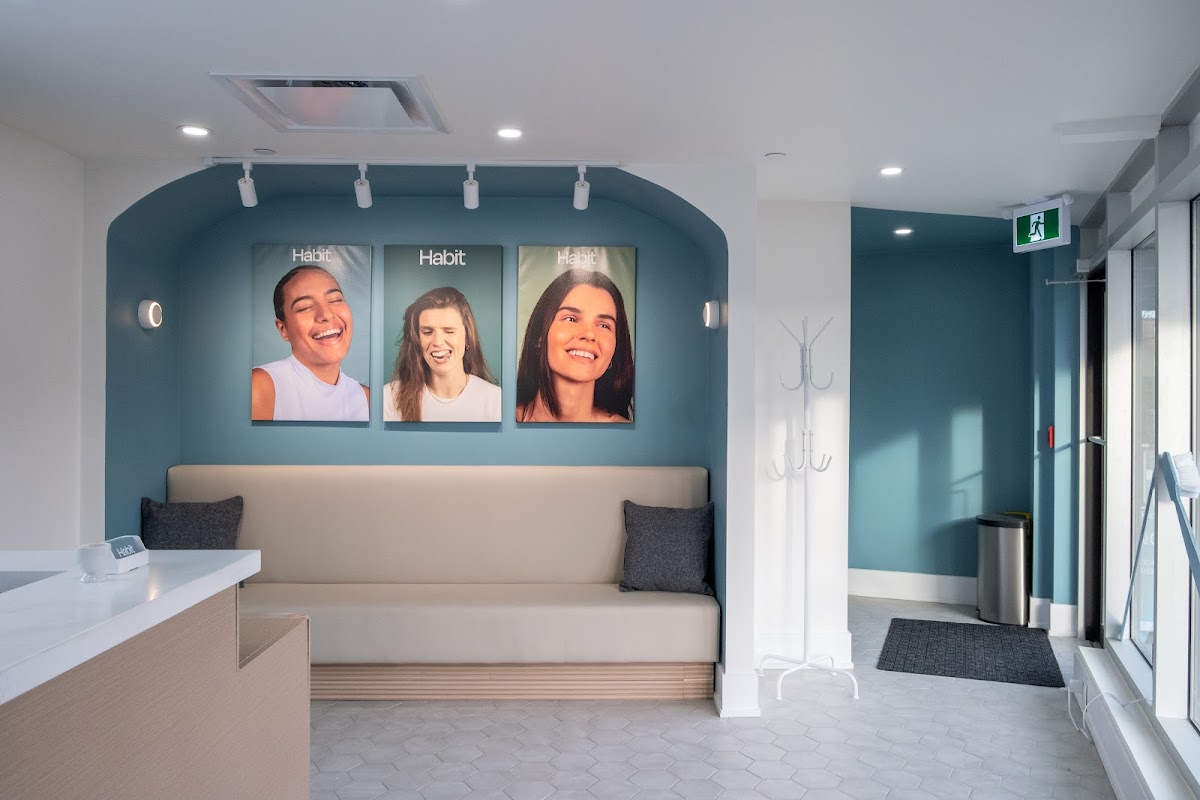Habit Dental dental clinic in Etobicoke - Photo 5