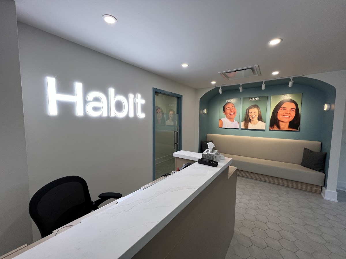 Habit Dental dental clinic in Etobicoke - Photo 6