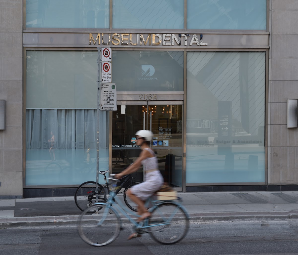 Museum Dental dental clinic in Old Toronto - Photo 9