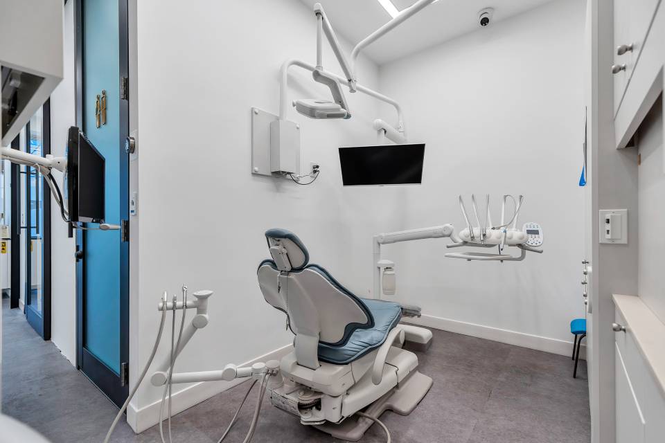 The Art of Smile Dental Clinic - Vancouver dental clinic in Vancouver - Photo 3