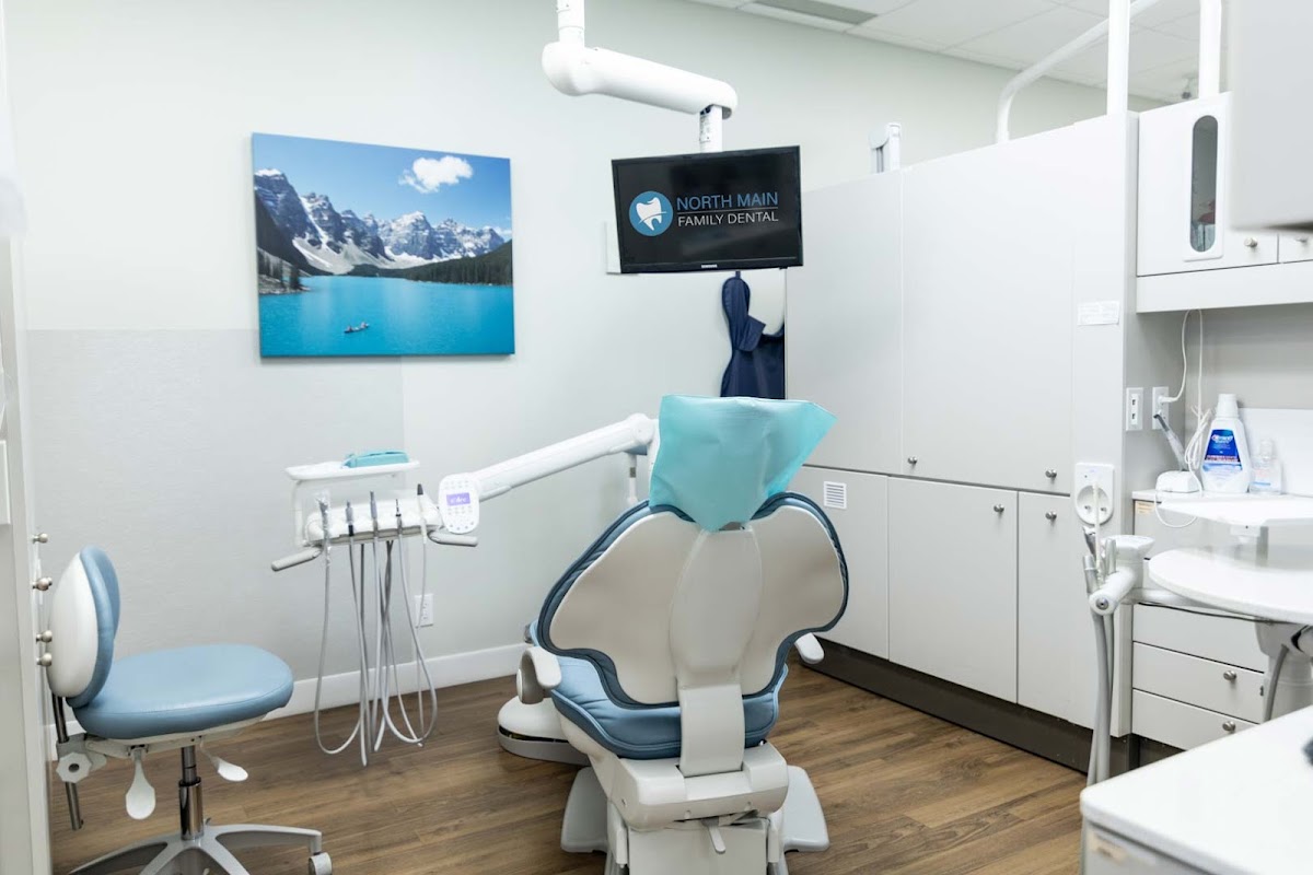 North Main Family Dental dental clinic in Airdrie - Photo 2