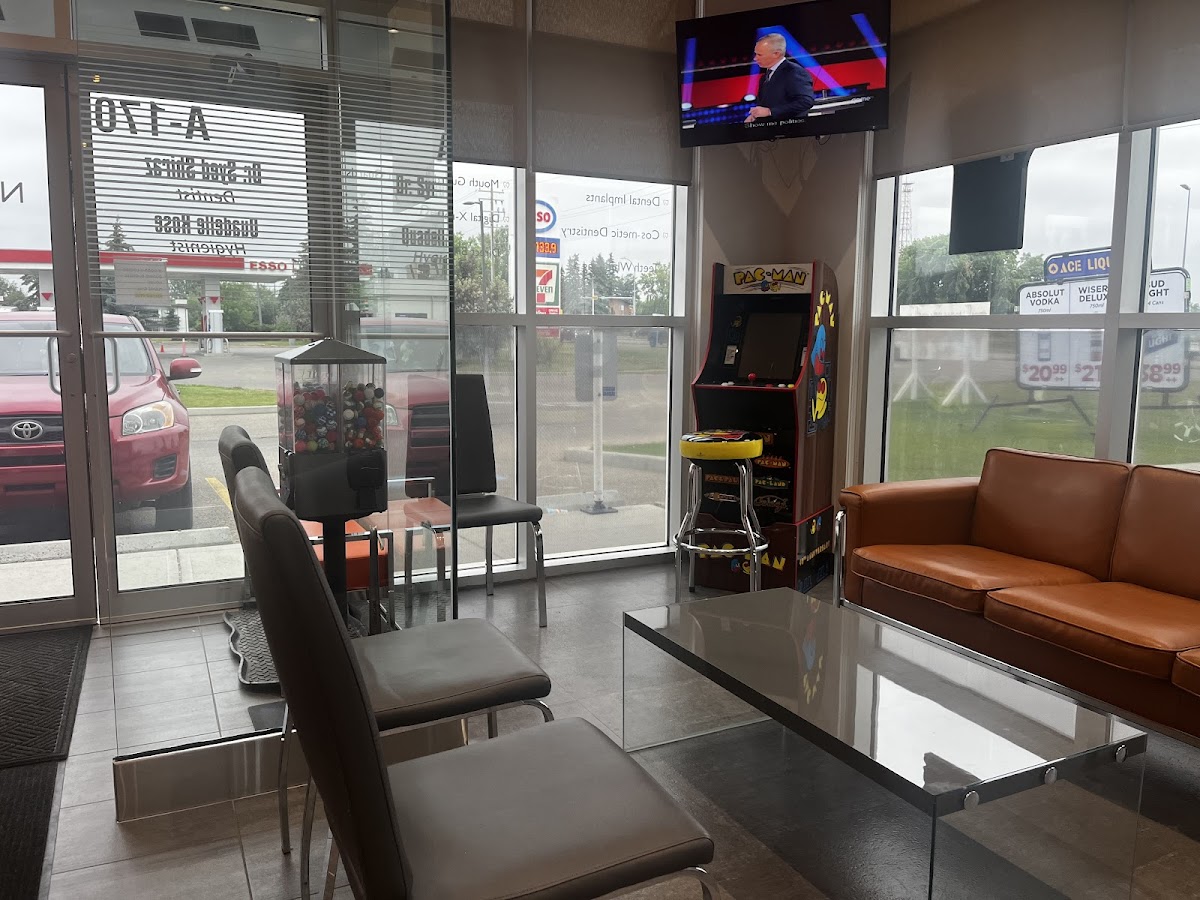 67th Street Dental dental clinic in Red Deer - Photo 8