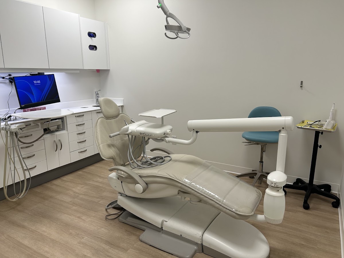Manchester Dental Edmonton dental clinic in Edmonton - Photo 3