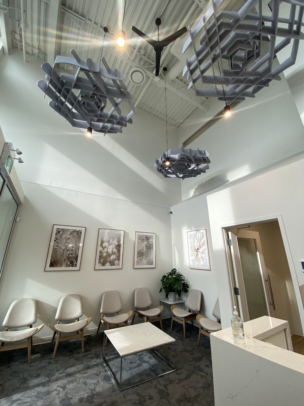 Manchester Dental Edmonton dental clinic in Edmonton - Photo 6