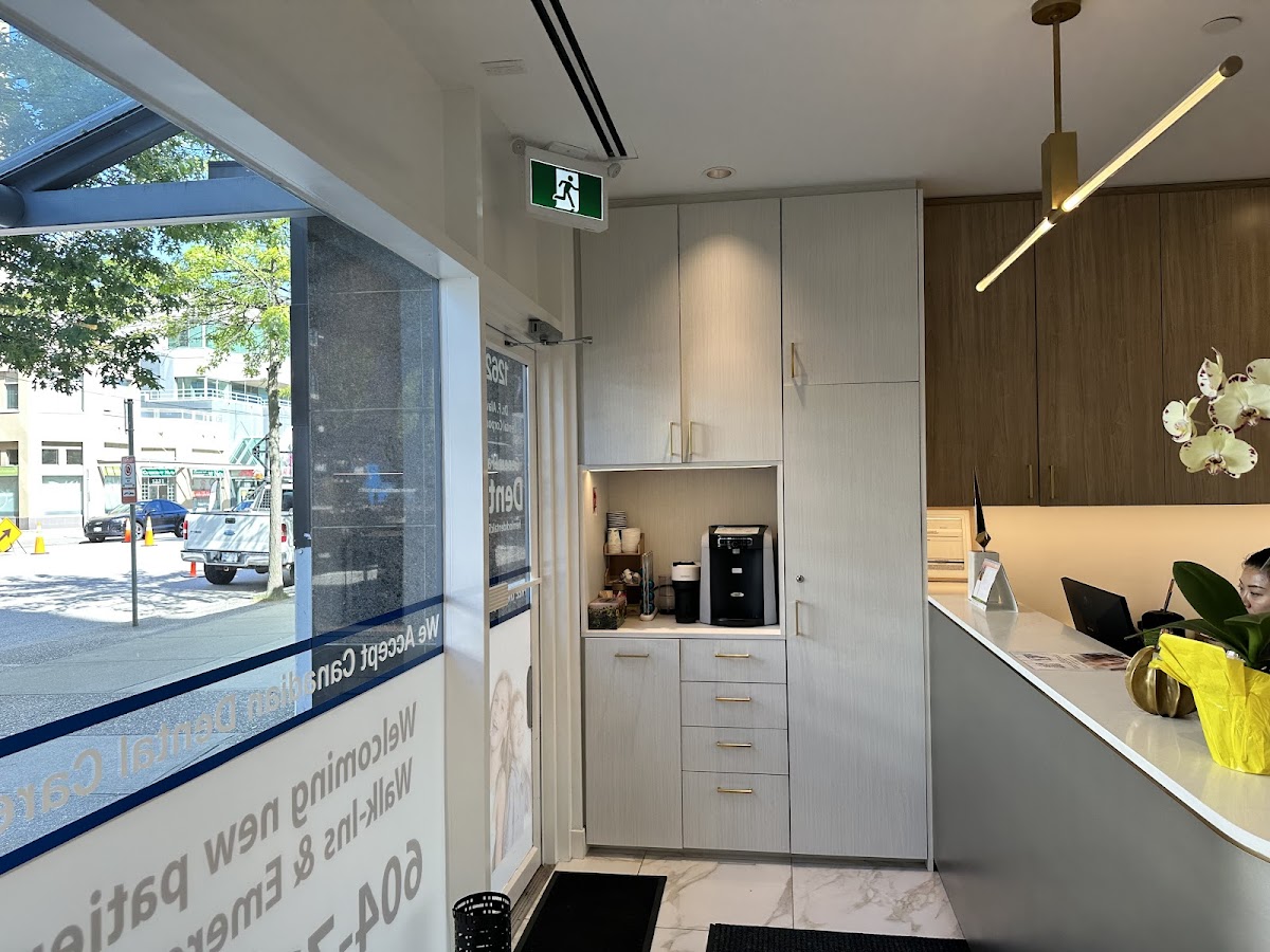 Hemlock Dental Clinic dental clinic in Vancouver - Photo 10