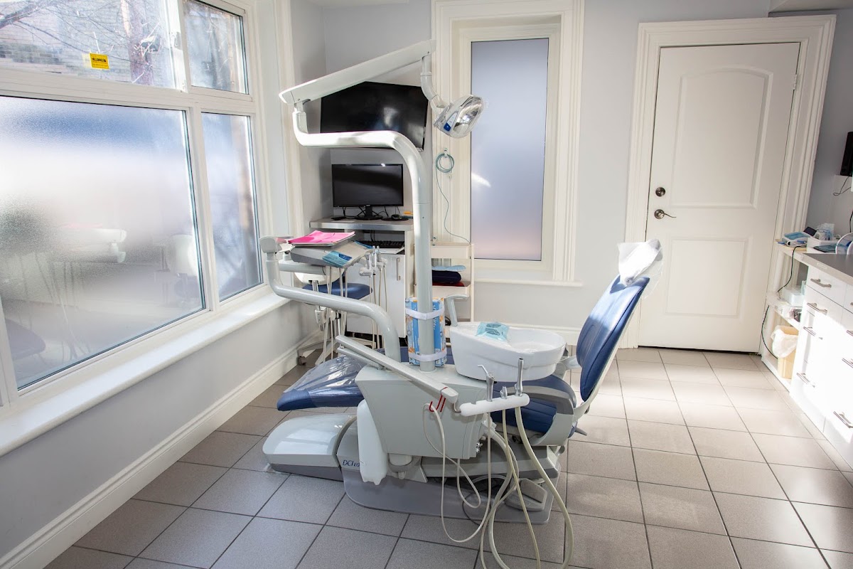 Guelph Royal Dental Centre dental clinic in Guelph - Photo 2