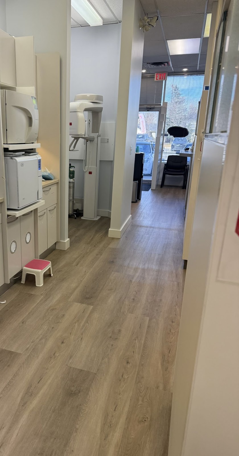 Creative Smiles Dental Clinic dental clinic in Calgary - Photo 4