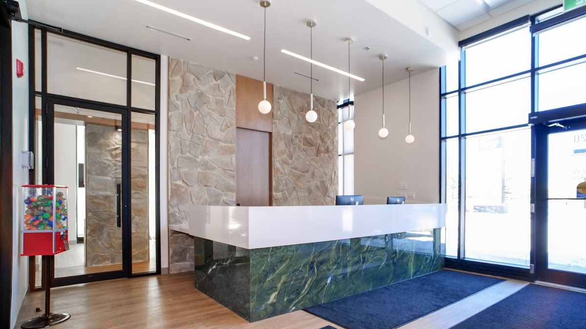 Pine Creek Dental dental clinic in Calgary - Photo 4