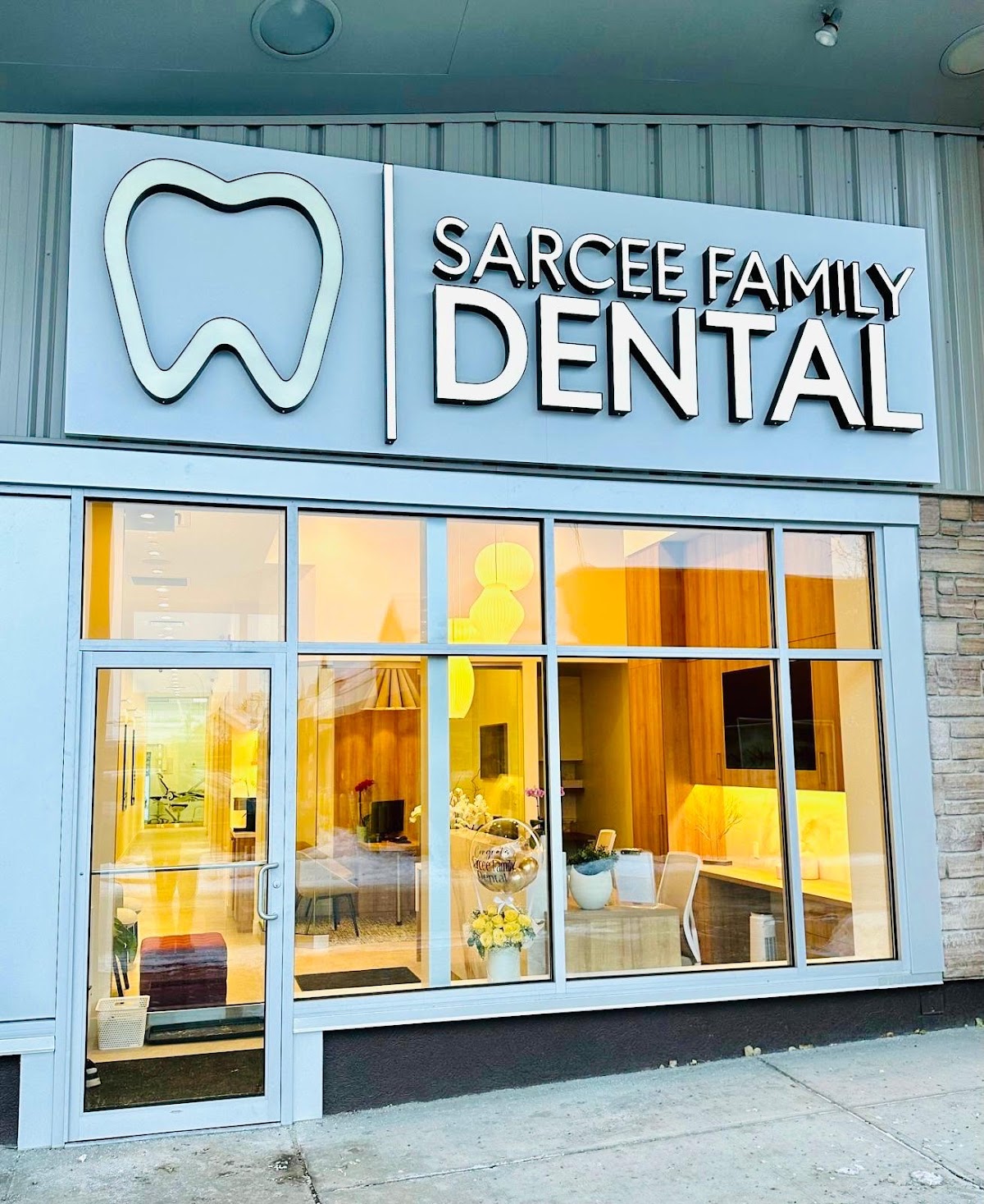 Sarcee Family Dental dental clinic in Calgary - Photo 1