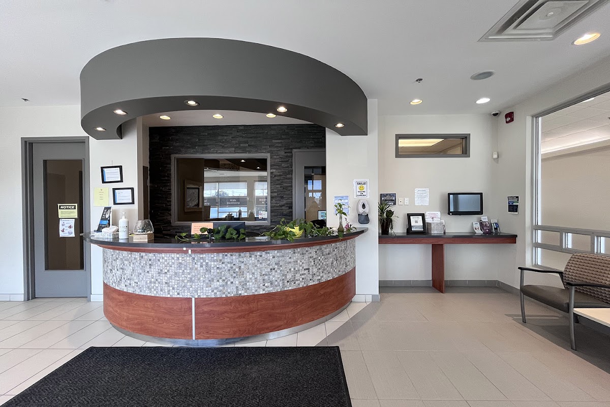Maple Ridge Family Dental dental clinic in London - Photo 2