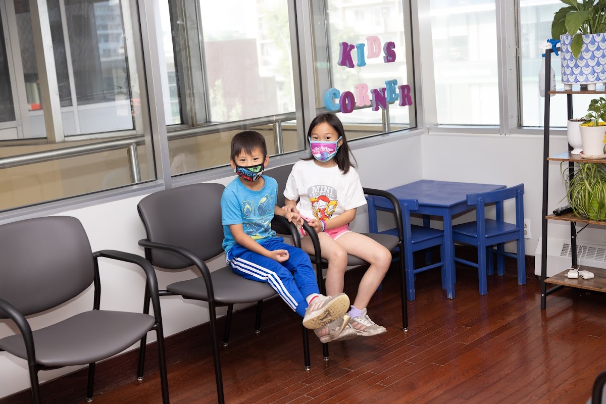 Century Park Dental dental clinic in Calgary - Photo 3