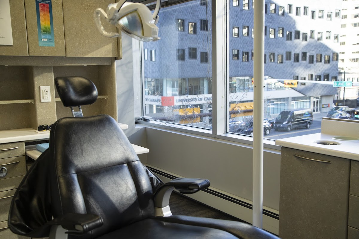 Century Park Dental dental clinic in Calgary - Photo 9