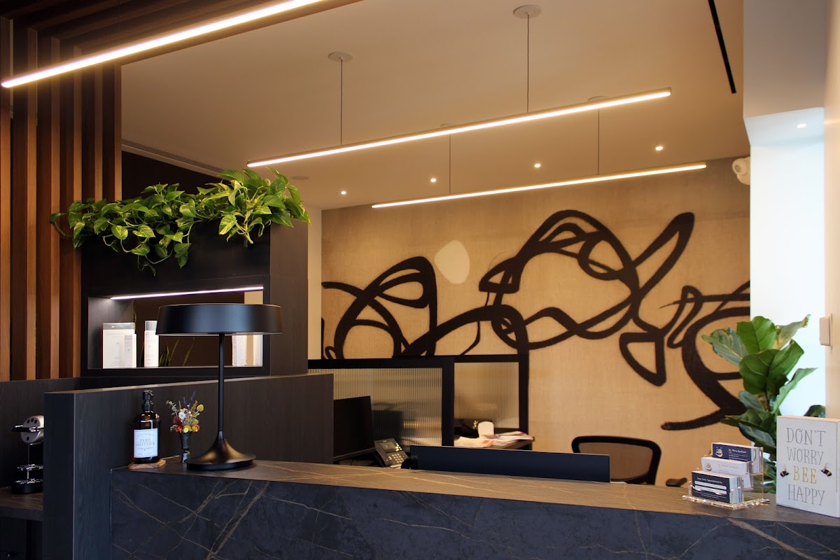 Bee Family Dental dental clinic in Calgary - Photo 10