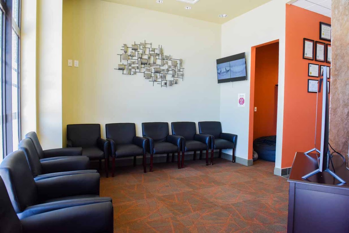 East Dental Care dental clinic in Calgary - Photo 4