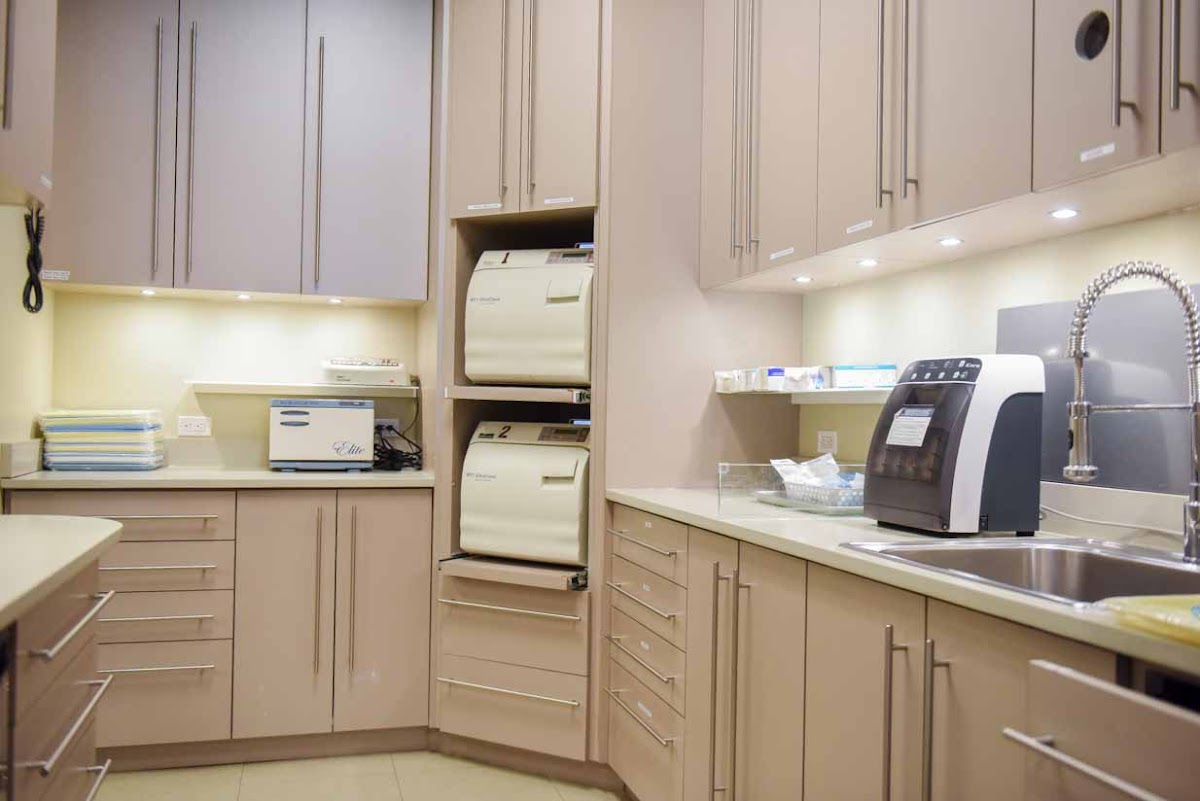 East Dental Care dental clinic in Calgary - Photo 6