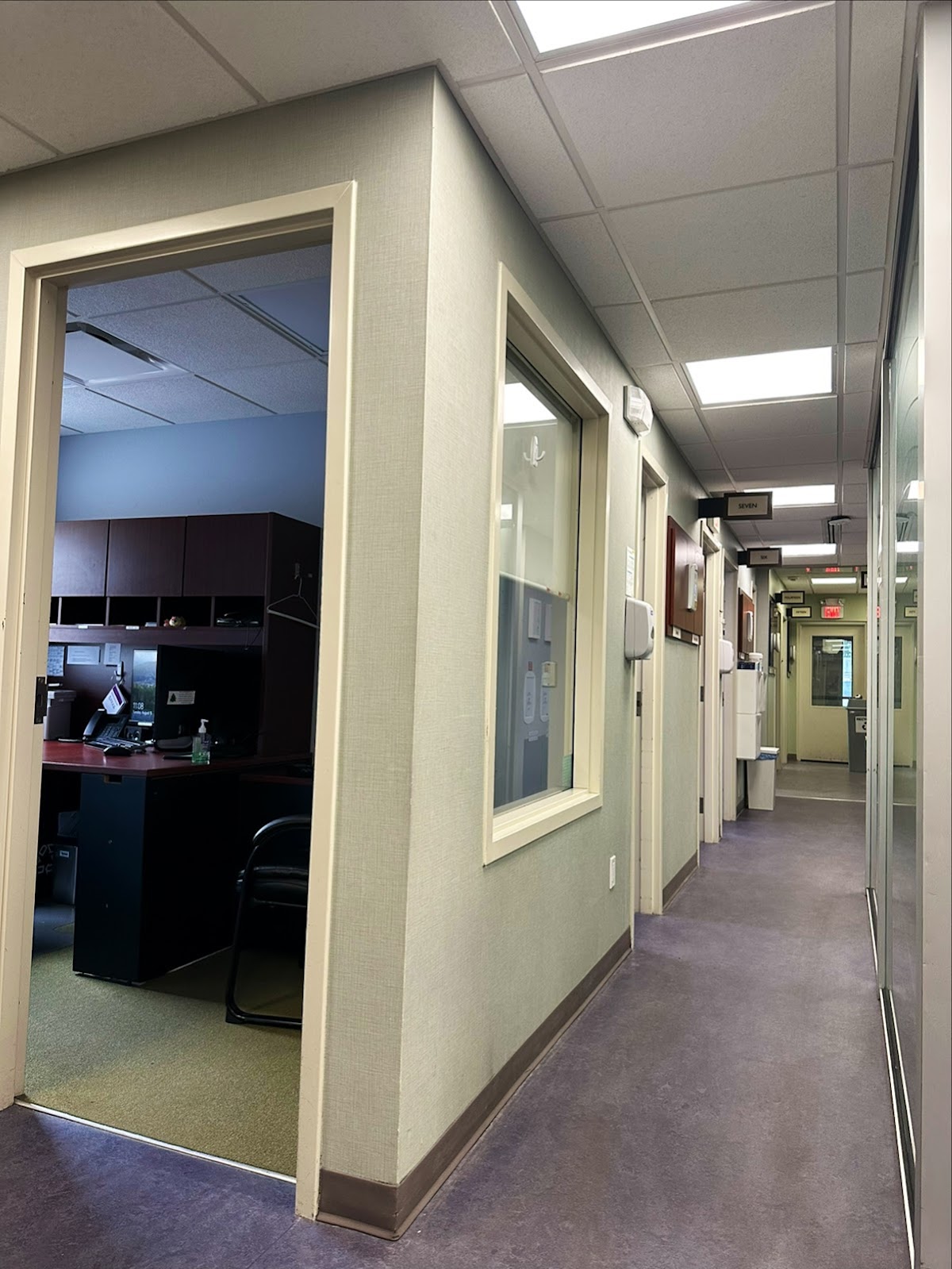 Paris Dental Centre dental clinic in Brant - Photo 4