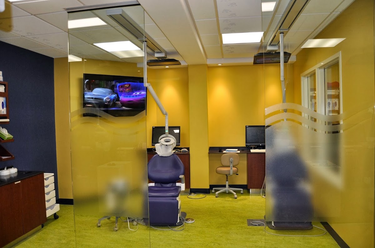 Paris Dental Centre dental clinic in Brant - Photo 5