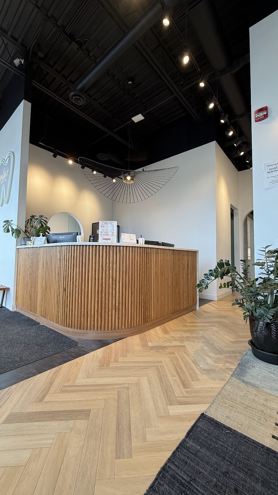 Le Family Dental dental clinic in Calgary - Photo 6